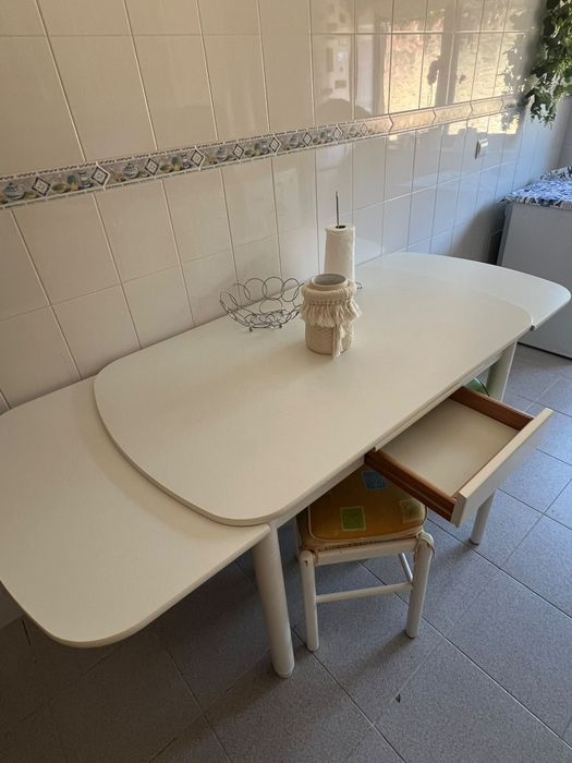 Mesa extensível 4 cadeiras