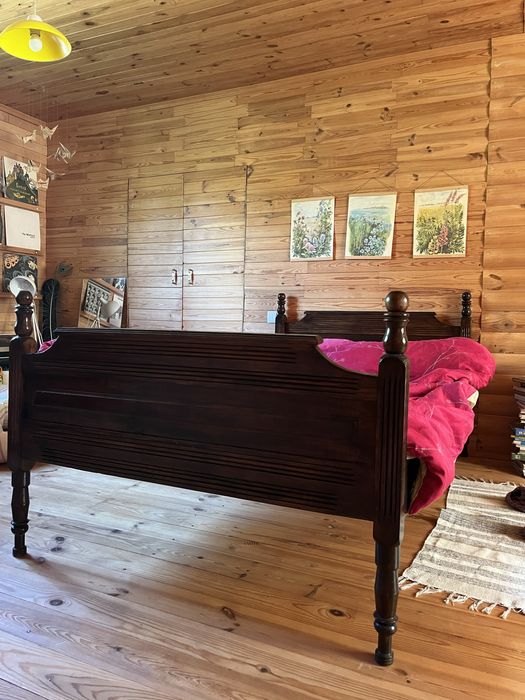 Ліжко з дерева