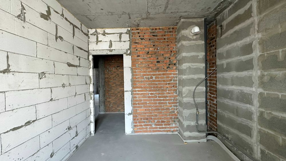 Простір для життя: Велика 2-к квартира в малоповерховому будинку