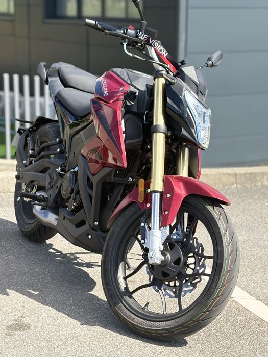 Moto 125cc 1000km rodados ano 2025, matricula 2026