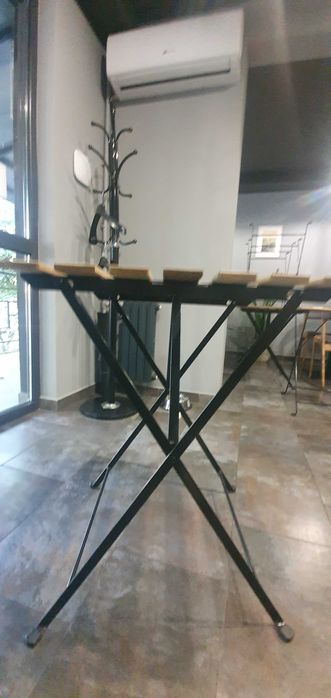 Стіл та стільці для літнього майданчика