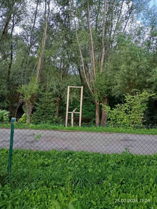 Продаж будинку з приватизованою земельною ділянкою в с. Черхава