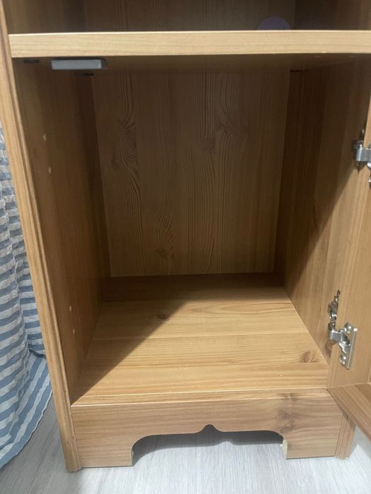 Mesinha de cabeceira e cómoda