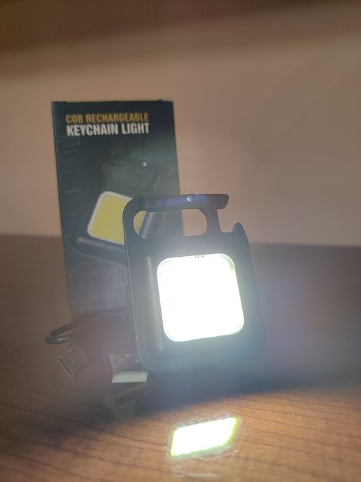 Ліхтар брелок світлодіодний водонепроникний з магнітом і карабіном