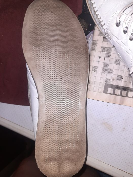 Продам спортивные туфли 44рр.