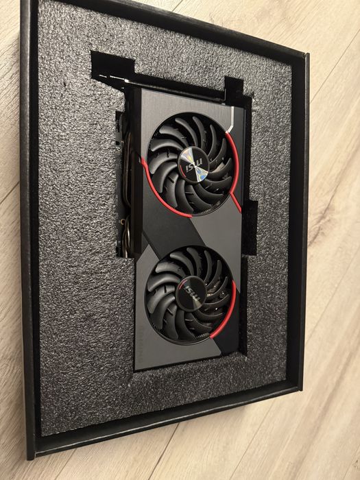 Karta graficzna AMD Rx Radeon 5500 xt 8 GB