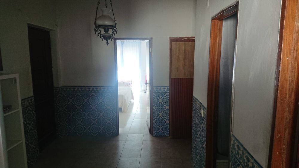 Quarto de casa - Laranjeiro Casal + criança