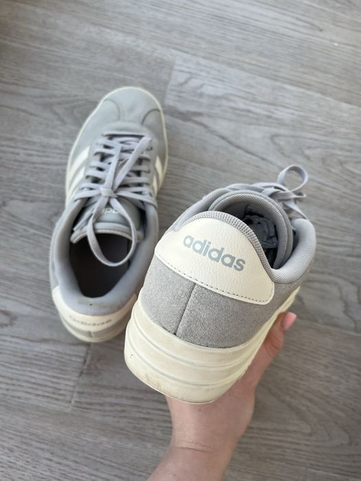 Adidas кросввки