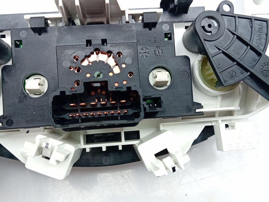 Botão / interruptor do AC RENAULT Twingo III (BCM_)