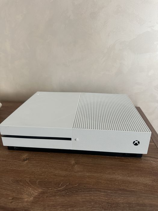 Xbox One S  500 гб бан