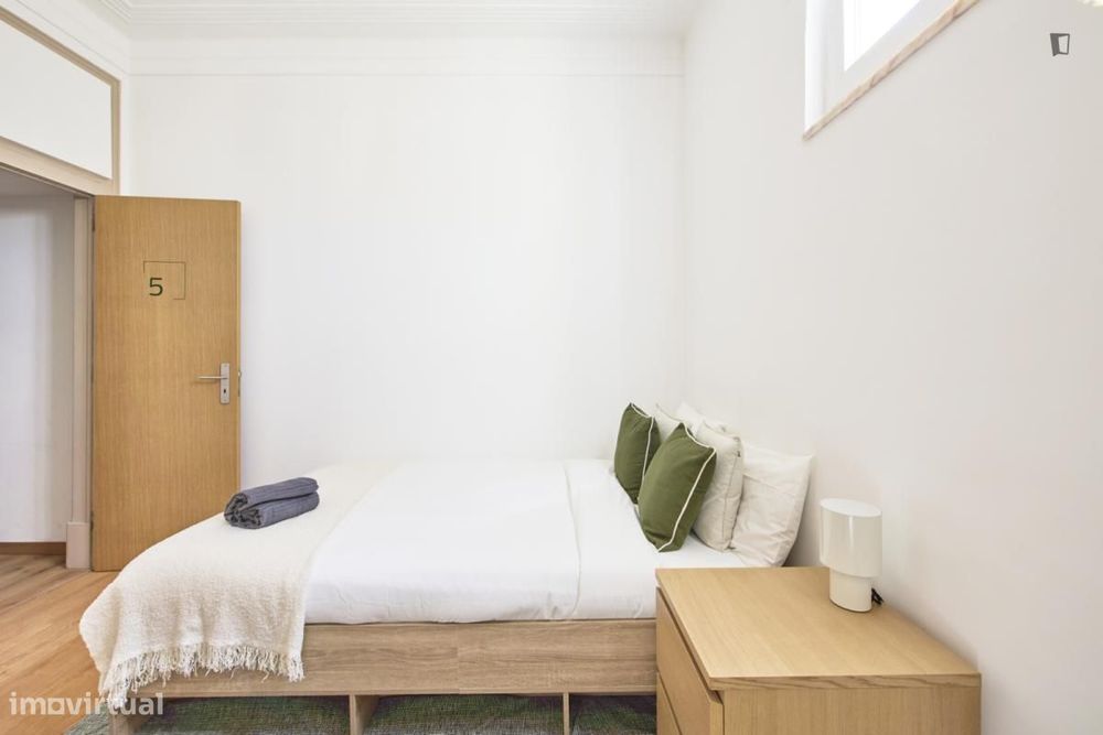 Quarto - localizado em Alameda Lisbon