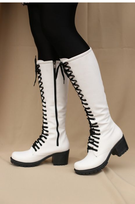 Черевики високі жіночі білі зі шнурівкою 36