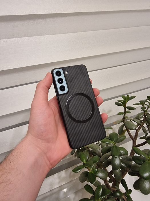 Samsung Galaxy S22 8/128 120hz + Carbon Cover