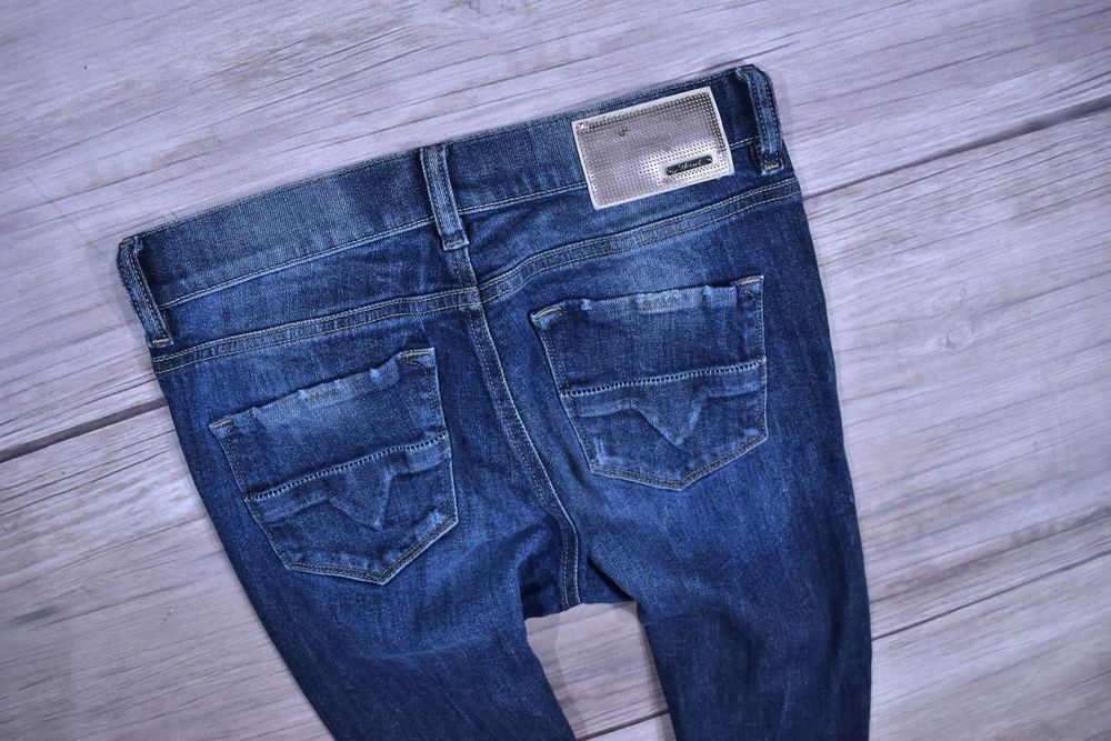 Diesel Hi Vy Super Slim Straight Jeansy W27 L34