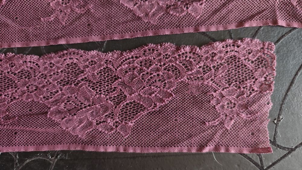 Renda Rosa velho