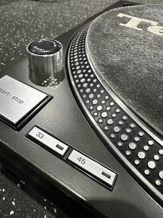 1x technics SL-2210M3D