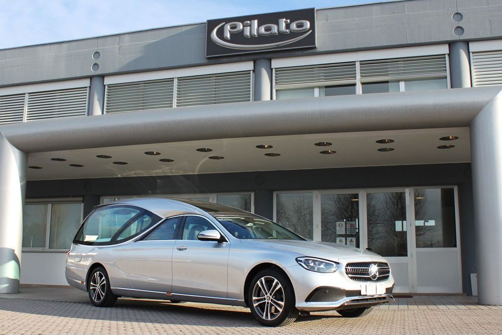 Mercedes W212 Karawan Pogrzebowy Pilato