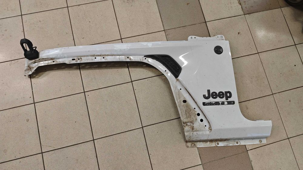 Błotnik lewy Jeep Wrangler JL