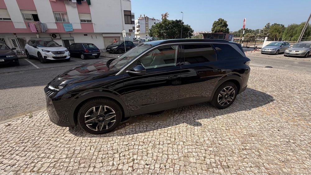 Peugeot 5008 hibrido 2025