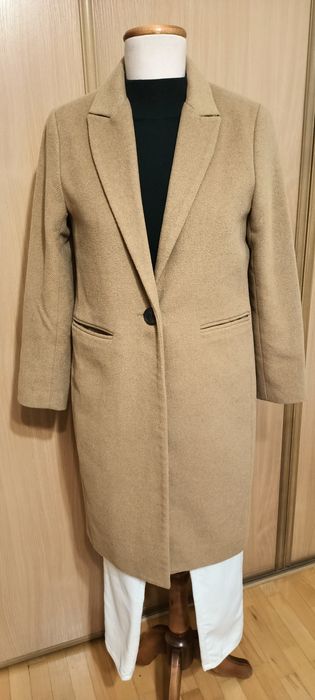 Płaszcz w kolorze karmelu