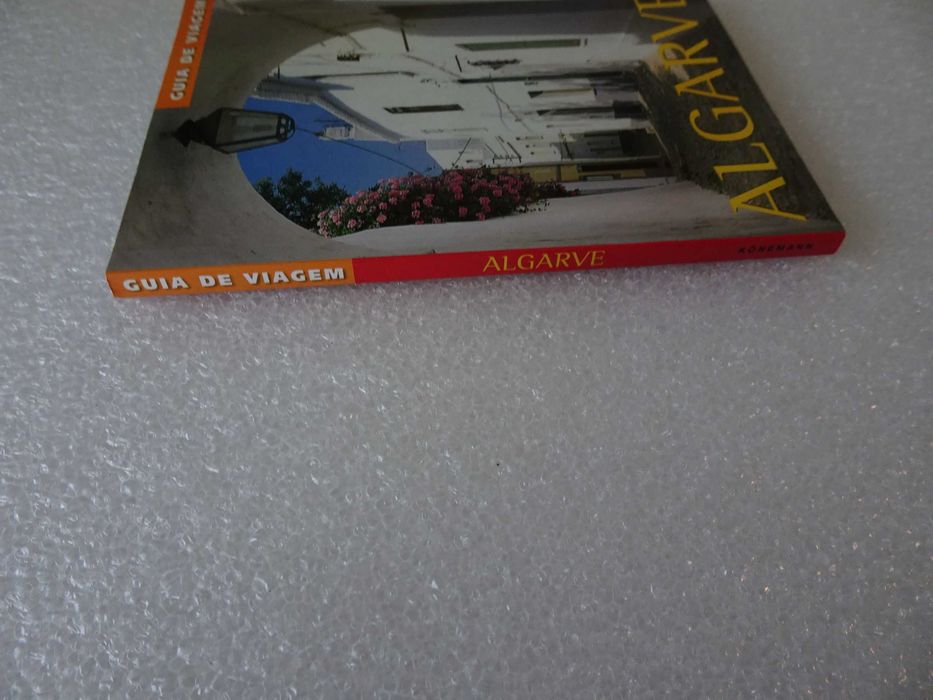 Livro Guia de viagem - Guia Turístico Algarve