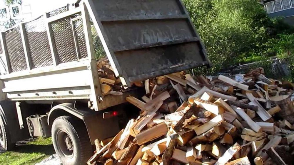 Купить дрова дубовые с доставкой. Колотые и метровка. 10 скм