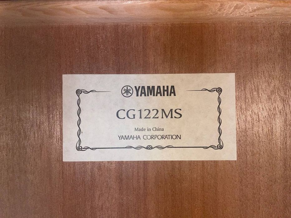 Продам класичну гітару Yamaha CG122MS.