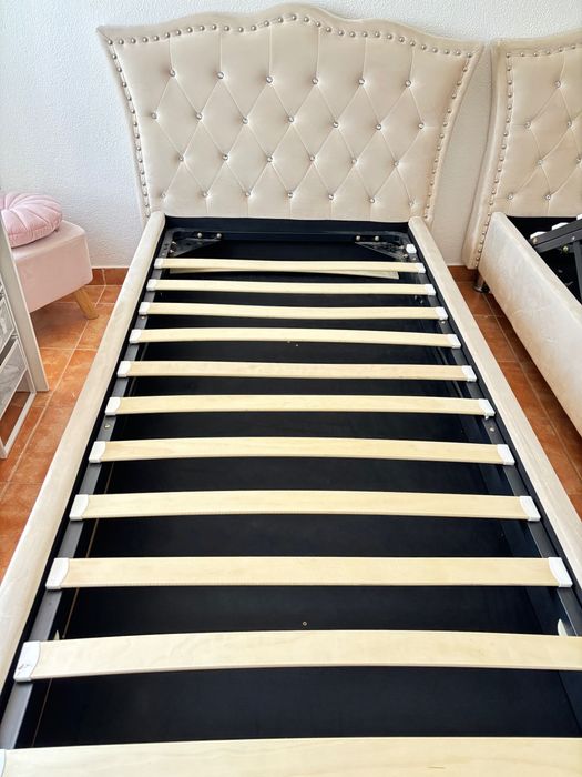 Cama de solteiro veludo beje Beliani 90/200 cm