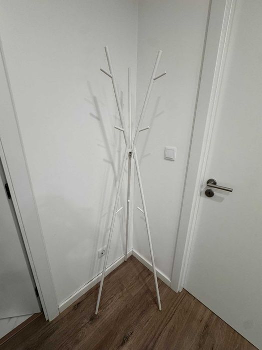 Cabide EKRAR branco 169 cm