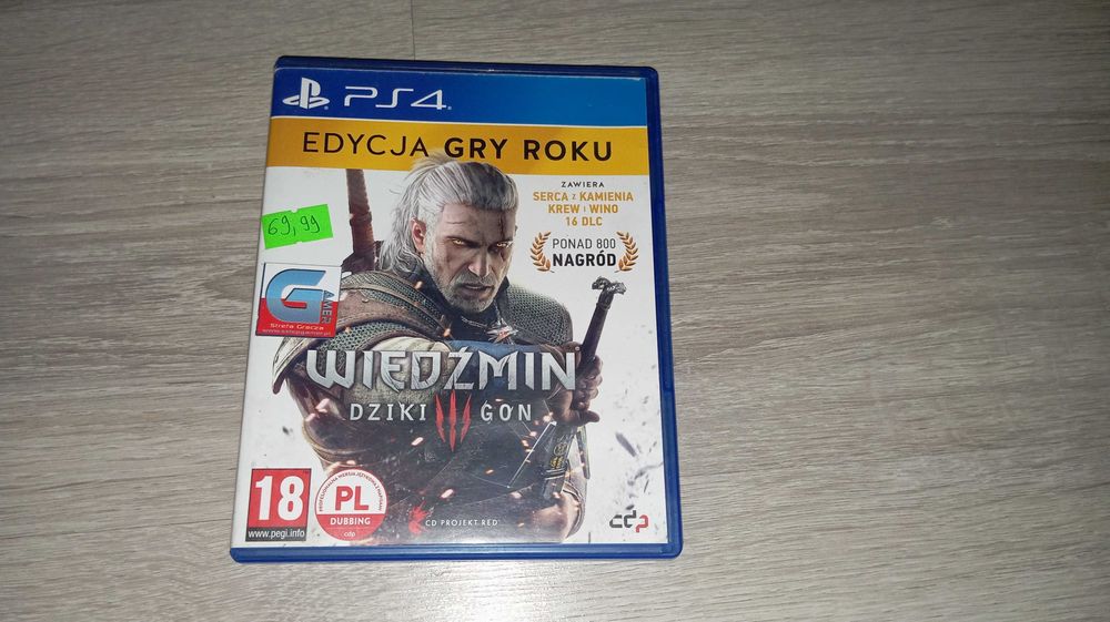ps4 pro używany w bardzo dobrym stanie
