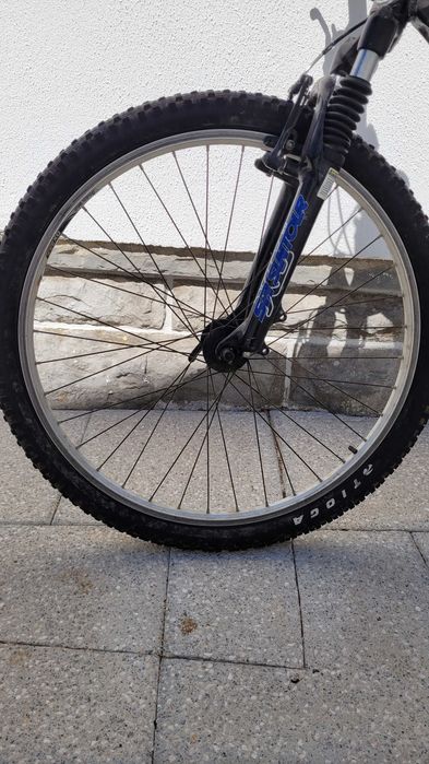 Bicicleta GT Avalanche 3.0