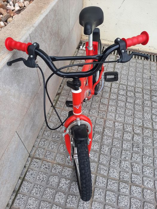 Bicicleta de menino Cars