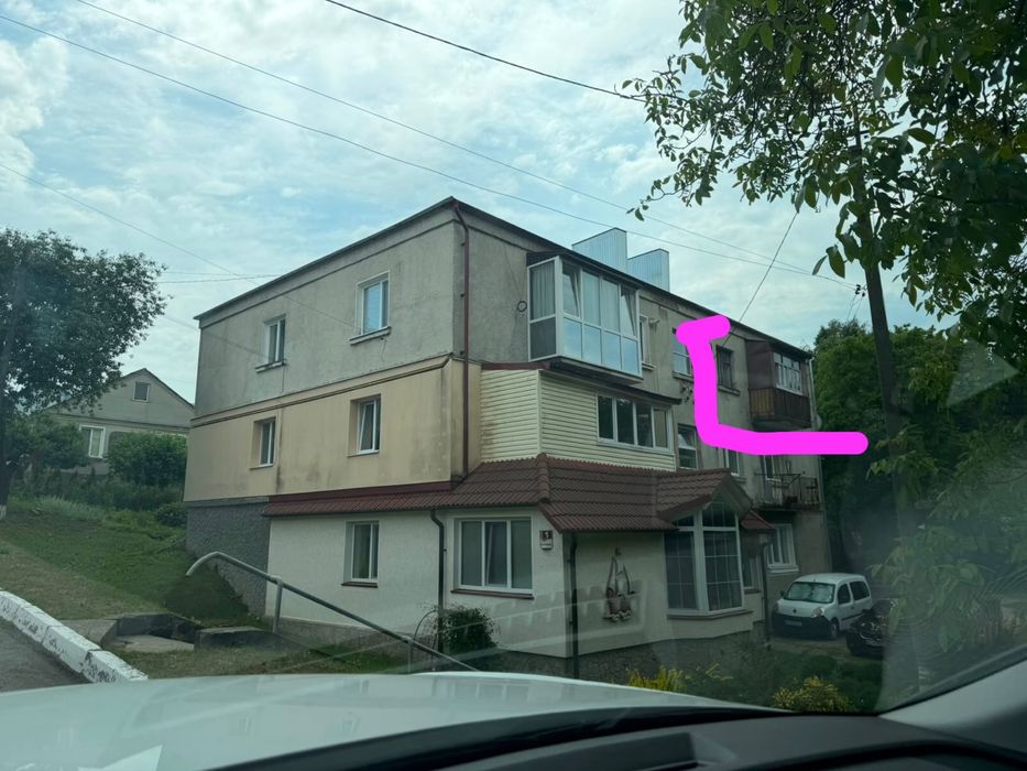 Продам 2-кімнатну квартиру біля парку по вул. Лисенка, 1 в м. Горохів Луцького району Волинської області