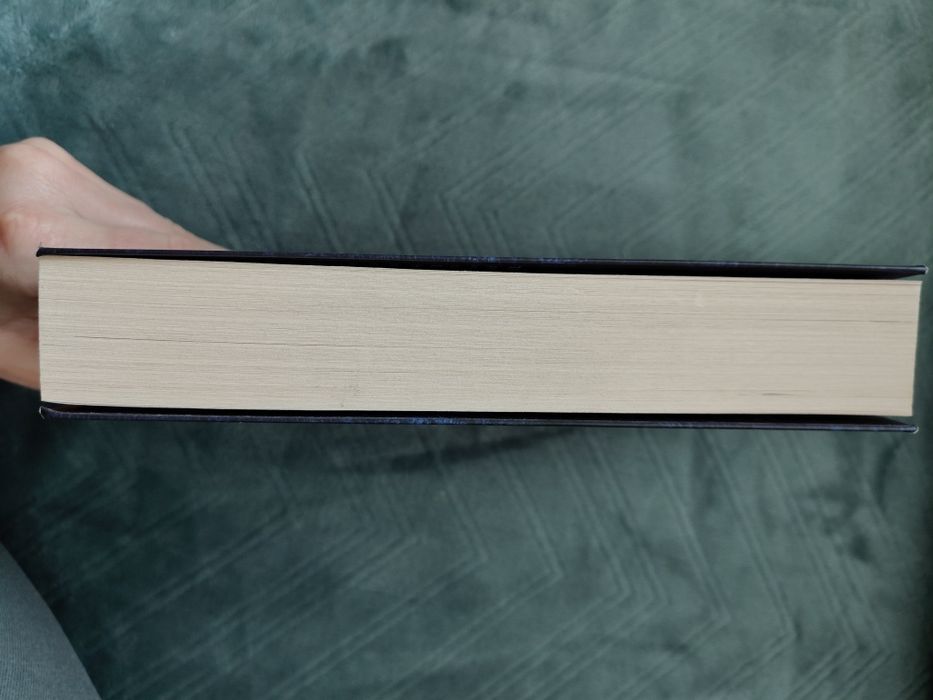 Cari Mora Thomas Harris