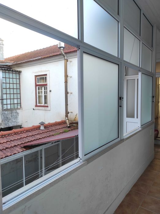 Caixilho/Janela de alumínio – 1,90 m × 2,25 m