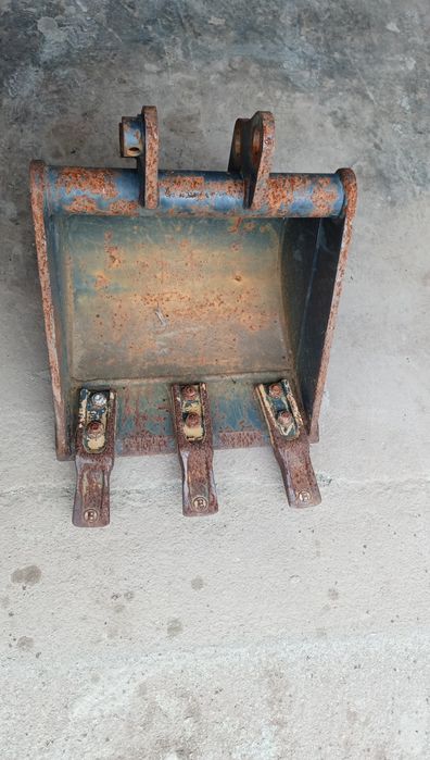 Łóżka do minikoparki mała wąska stan jcb kubota bobcat yanmar jak nowa