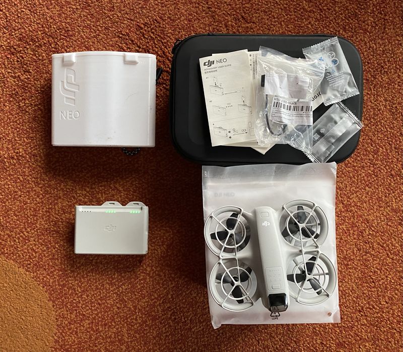 Drone DJI Neo com extras
