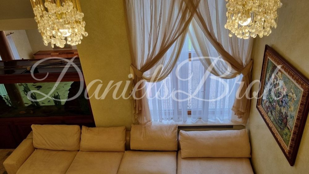 Конча Заспа Козин будинок на березі Дніпра