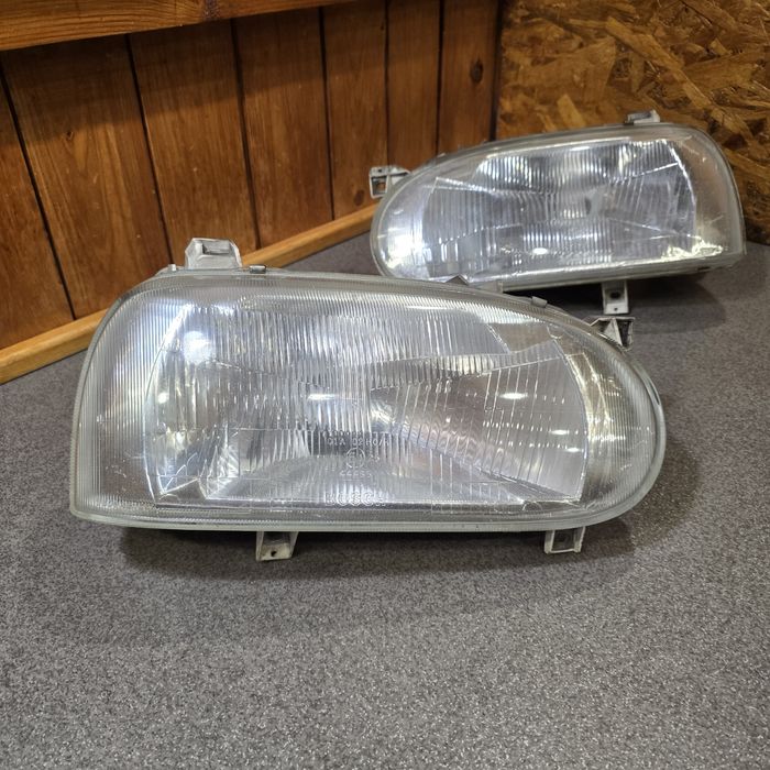 Фара передня права Volkswagen Golf 3  1H6941015A  1H6941016A