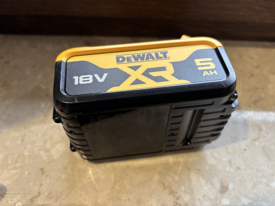 Bateria Dewalt XR dcb184 5ah