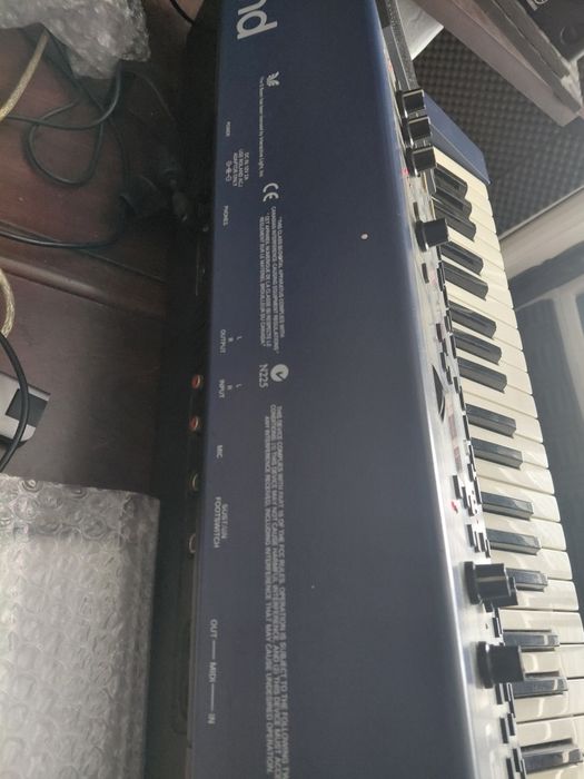 Teclado  roland  EG _101⁷