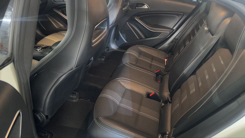 Mercedes-Benz CLA 180 AMG