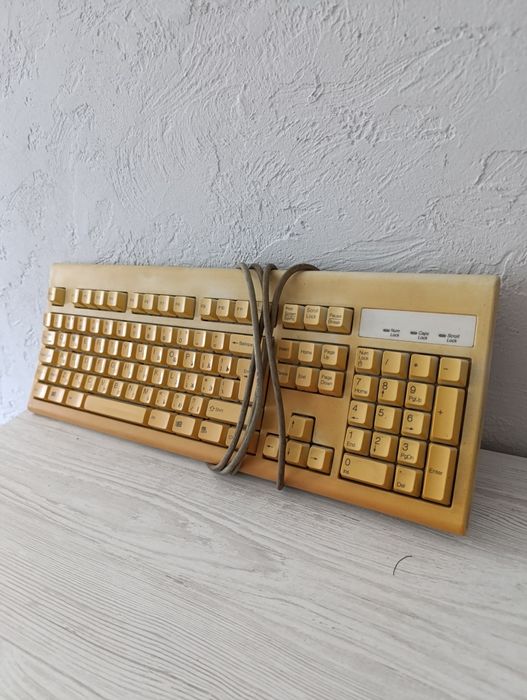 Клавіатури під ремонт або на запчастини