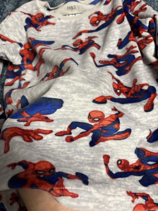 Комплект(флісовий чоловічок marvel,піжама людина-павук) на 5-6 років