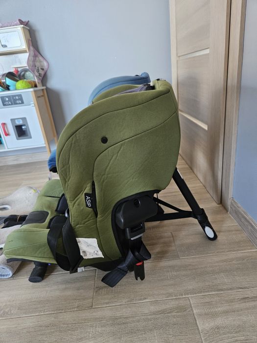 Fotelik axkid minikid 2.0 cena za jeden