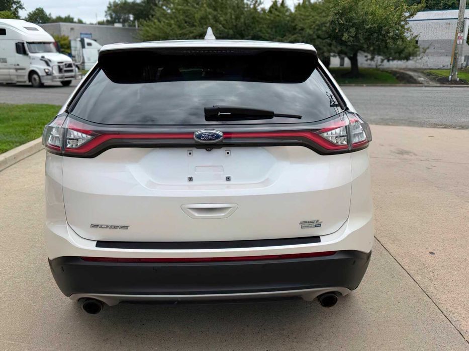 Ford Edge      2017