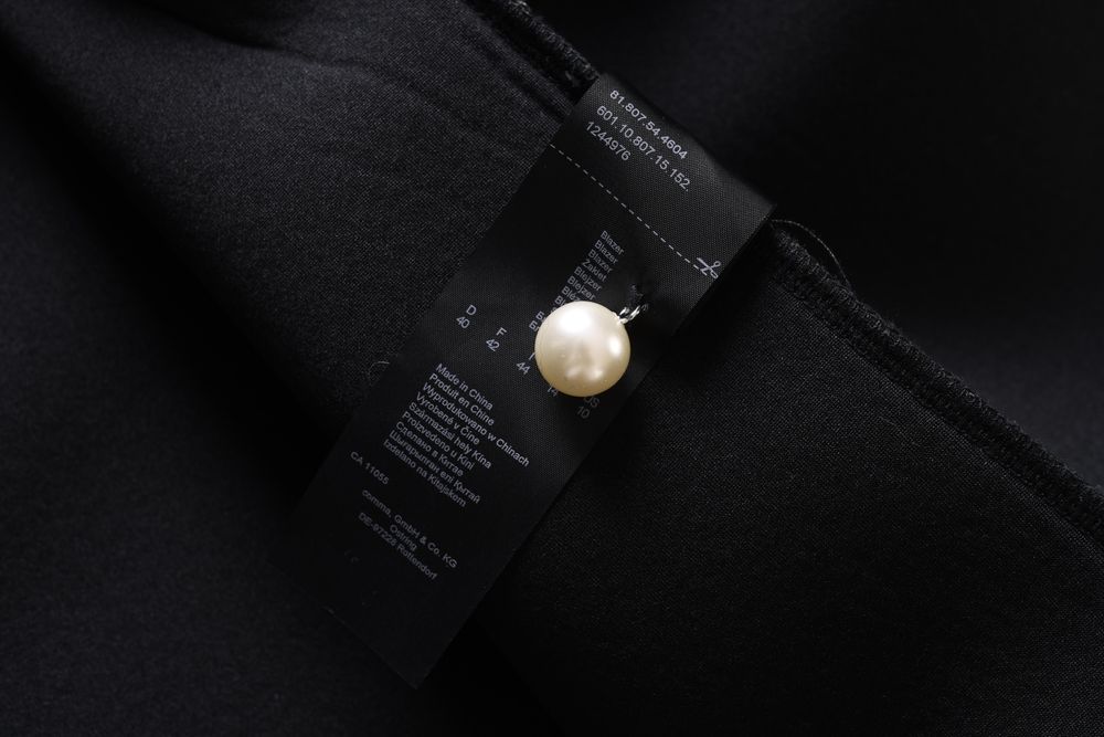 COMMA krótki czarny żakiet pudełkowy z neoprenu bolerko r. 40