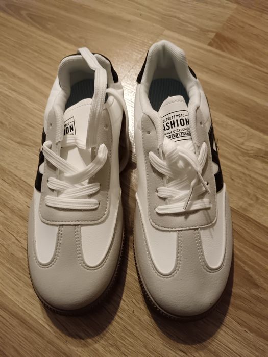 Nowe adidasy damskie 39