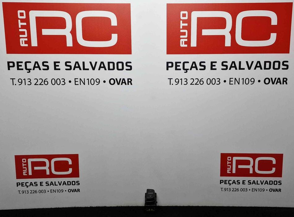 Comando / Botão / Interruptor Vidros Frente Direito 254214937R - DACIA SANDERO II