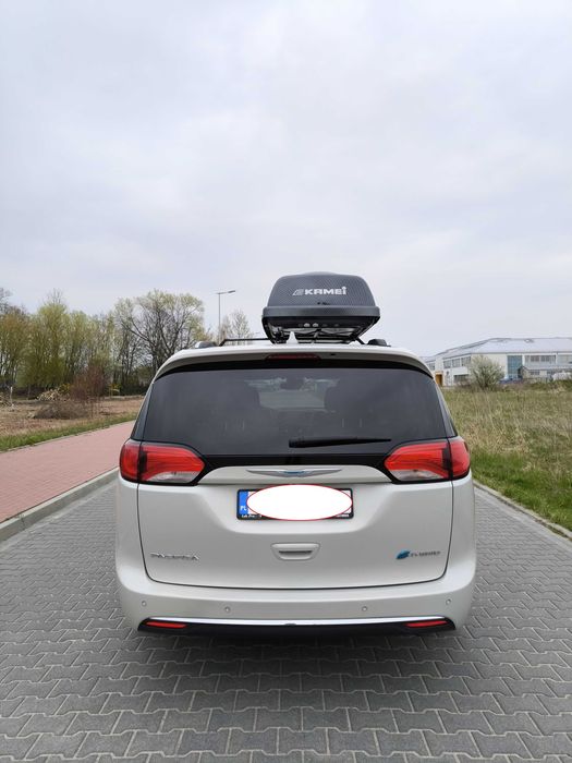 Wypożyczę, wynajmę minivan Chrysler Pacifica Hybryda 7 osób + opcjonalnie BOX 600 L